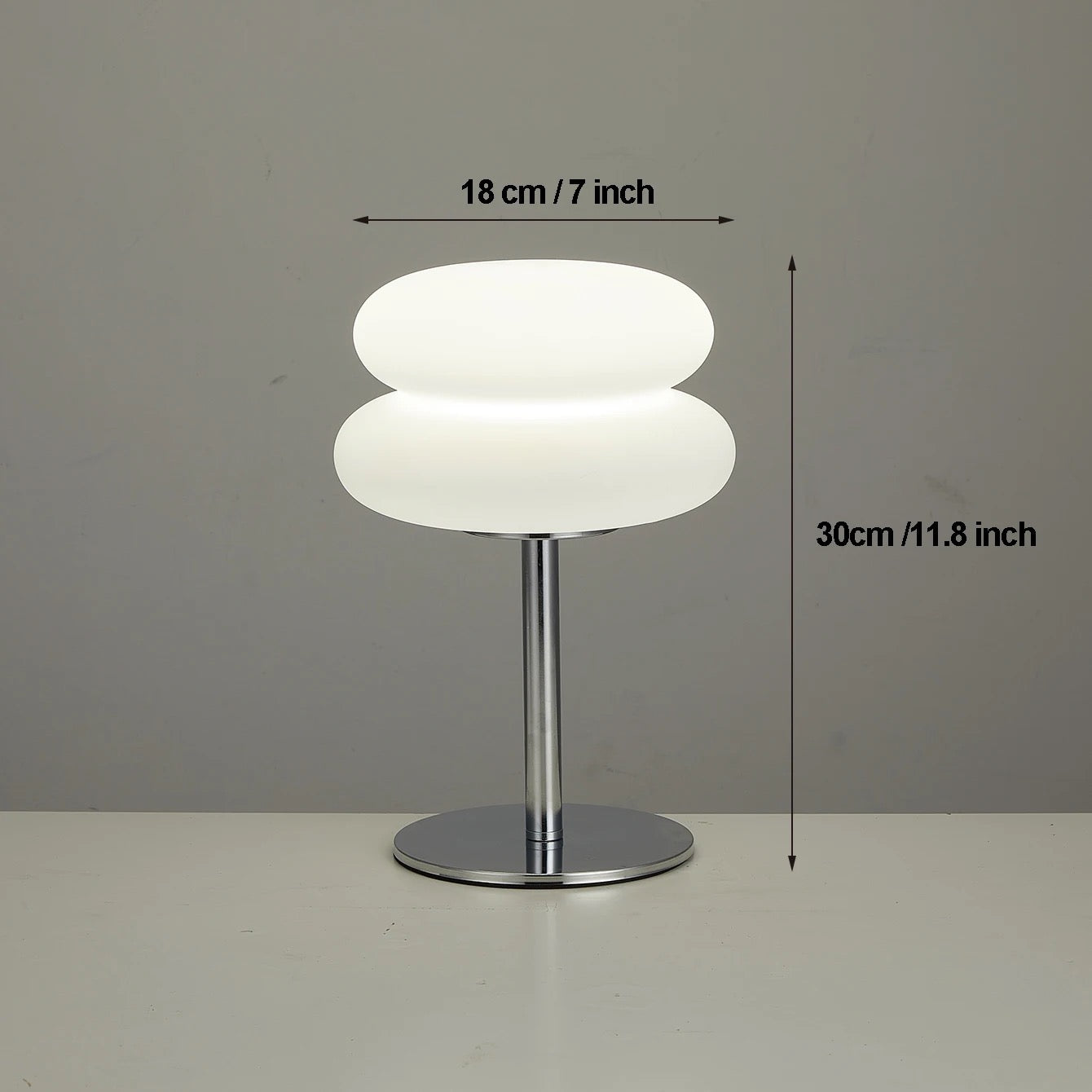 The Mushroom lamp dimensions: 18 cm wide, 30 cm tall